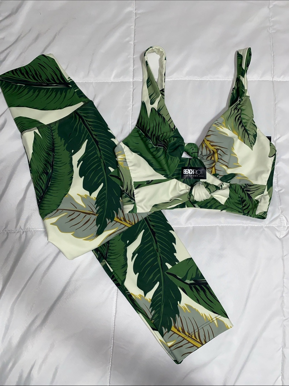 Never worn Beach Riot Green Tropical Leaf  Set